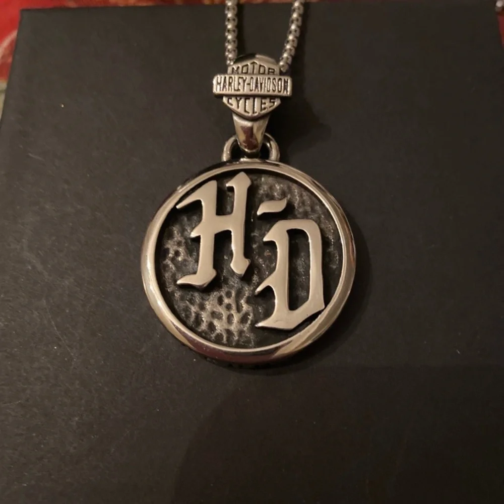 HD Necklace - Picture 1 of 3